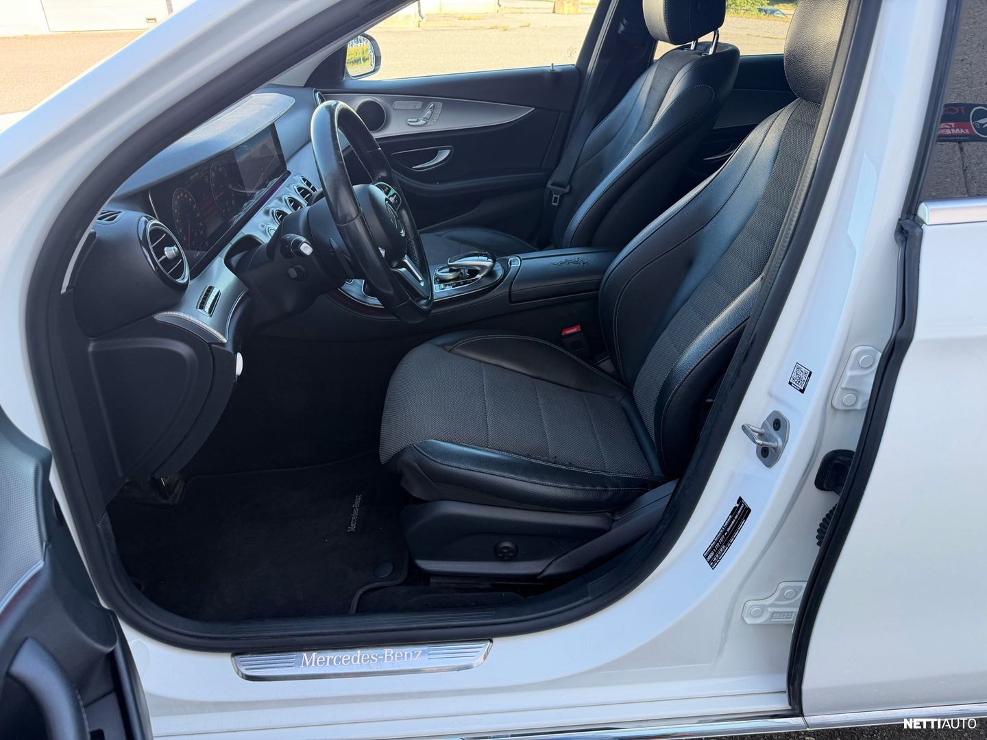 Mercedes-Benz E 300 de T pikkukuva 12