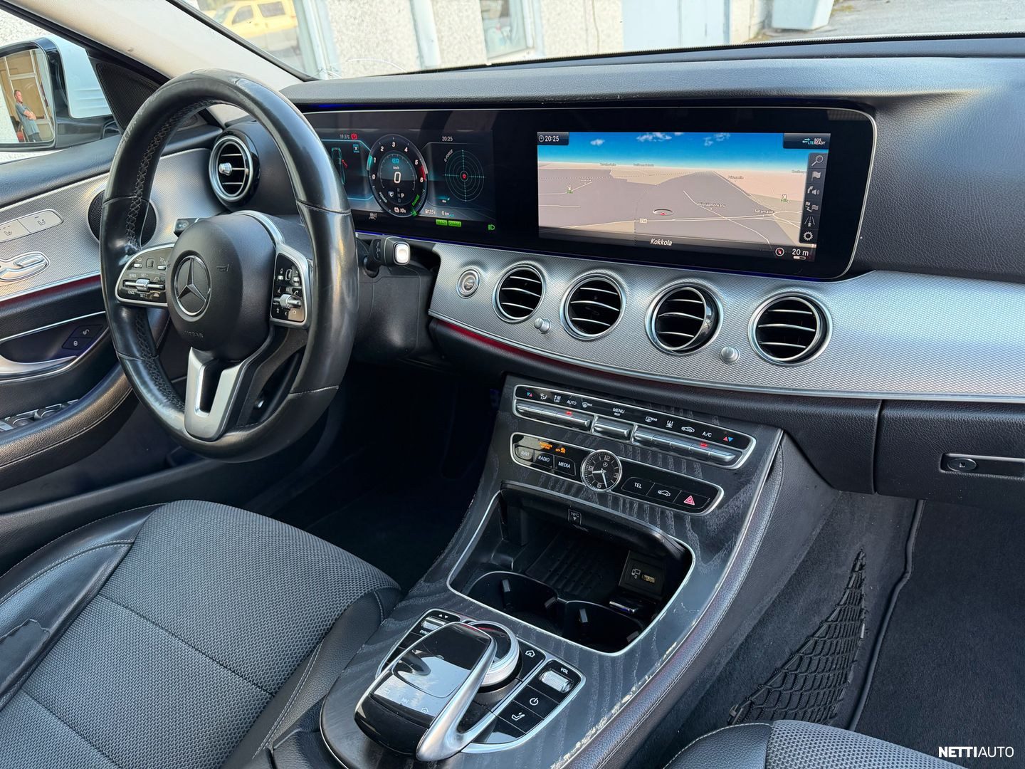 Mercedes-Benz E 300 de T pikkukuva 38