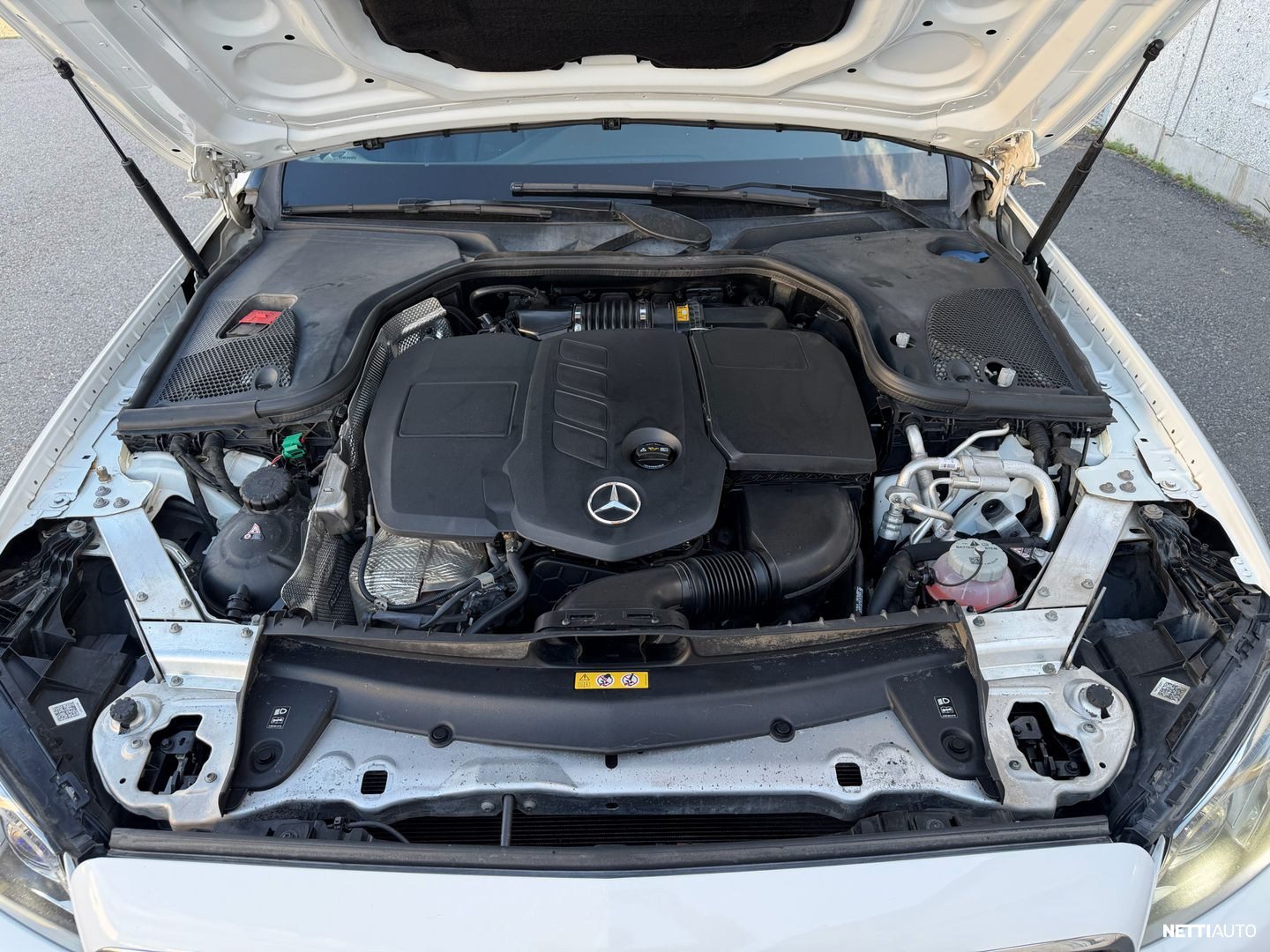 Mercedes-Benz E 300 de T pikkukuva 33