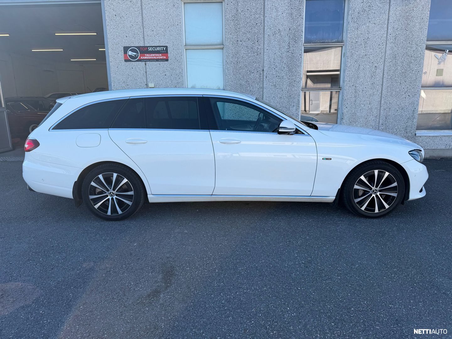 Mercedes-Benz E 300 de T pikkukuva 14