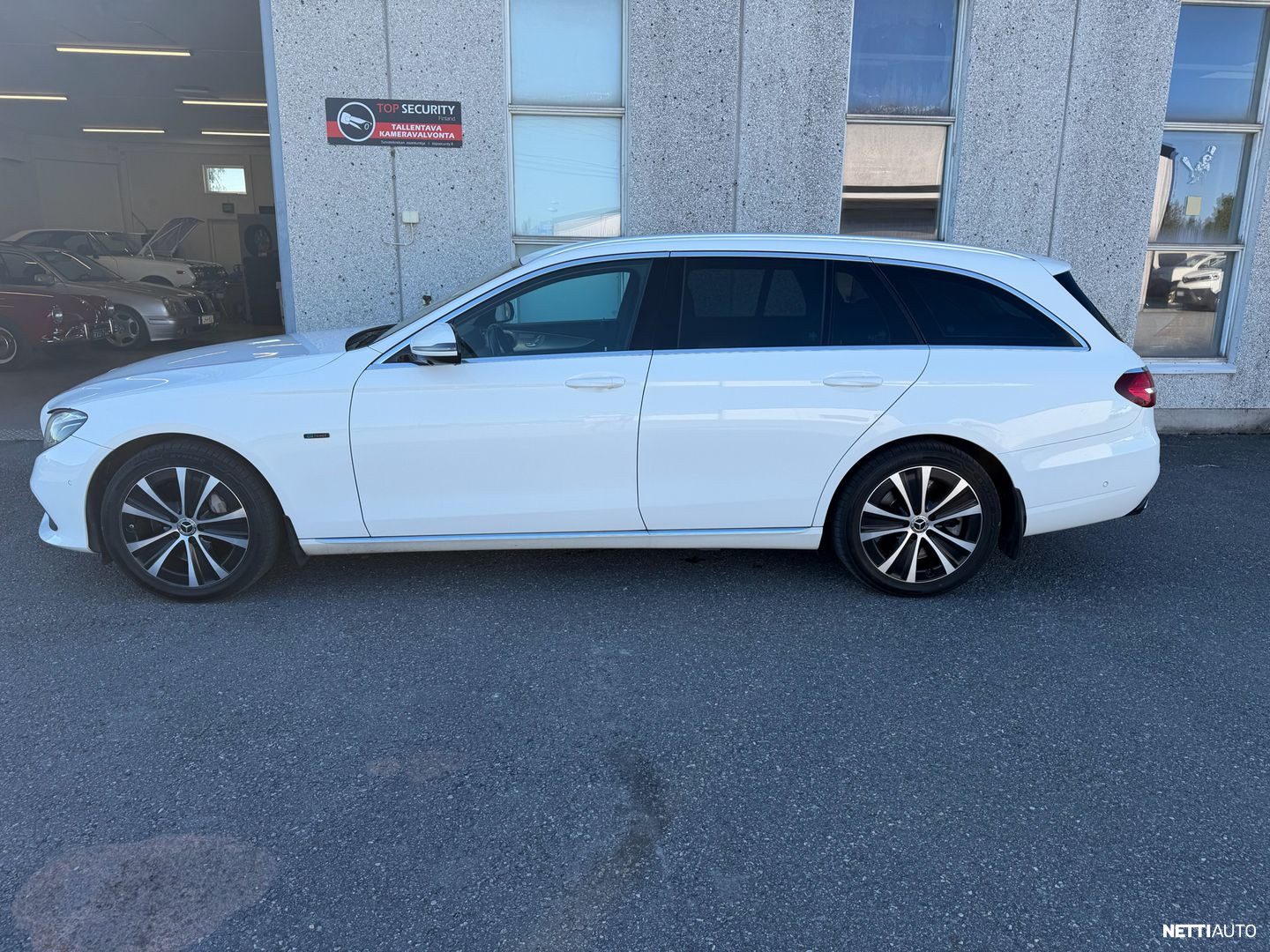 Mercedes-Benz E 300 de T pikkukuva 2