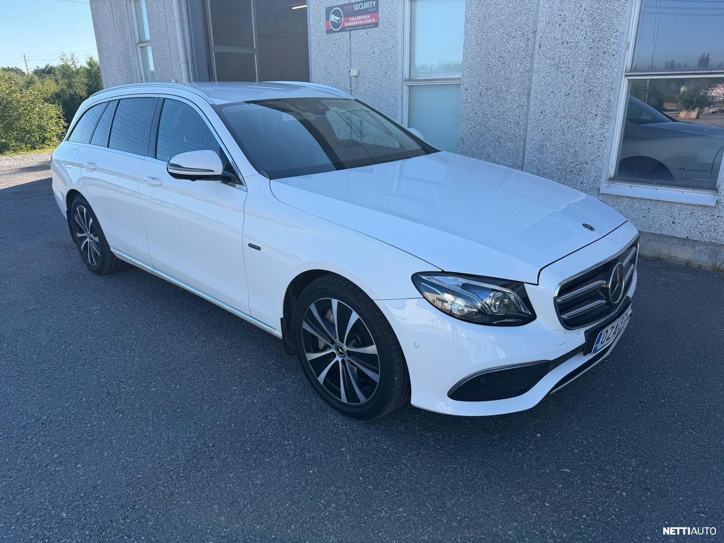 Mercedes-Benz E 300 de T pikkukuva 16