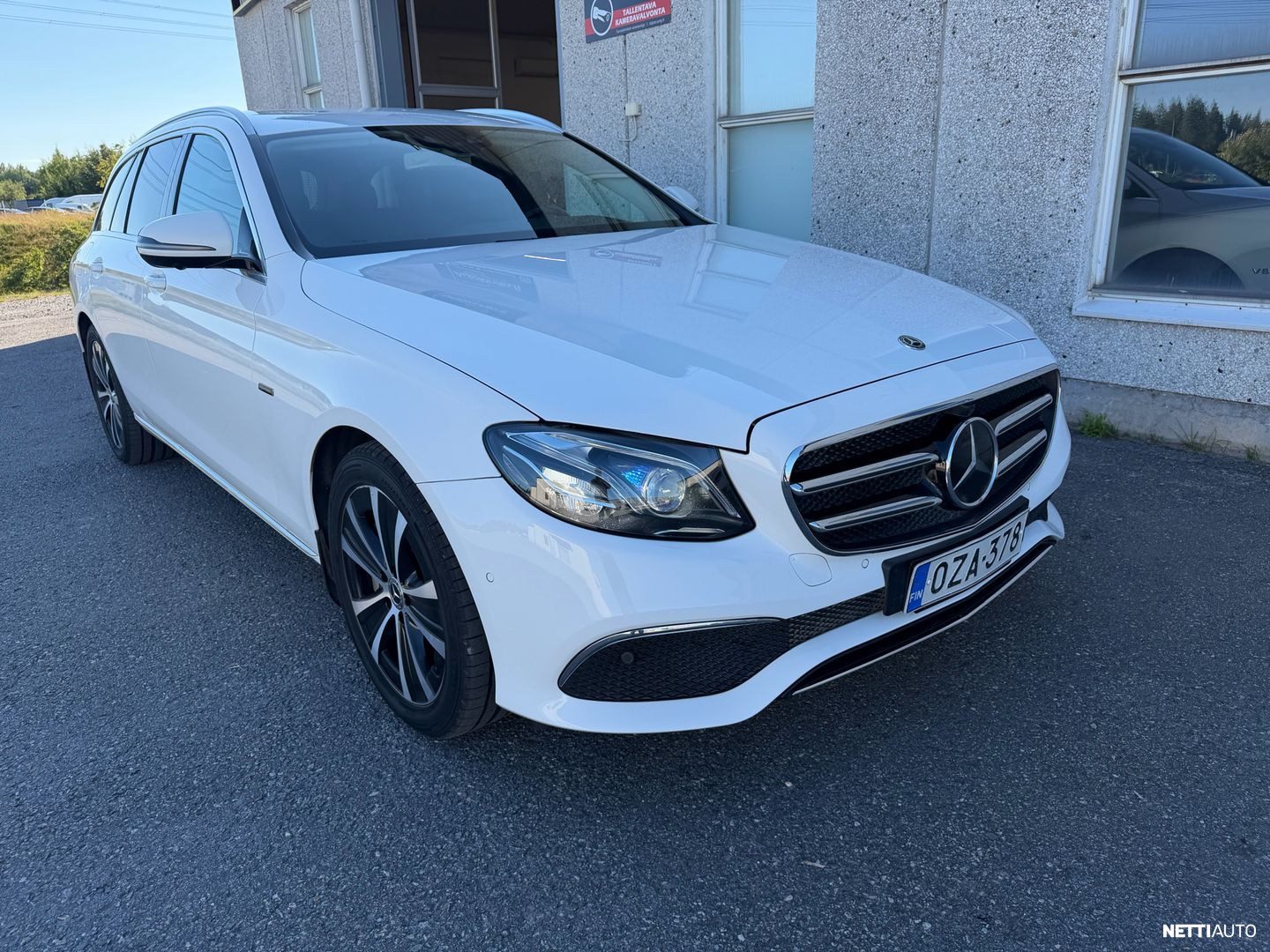Mercedes-Benz E 300 de T pikkukuva 15