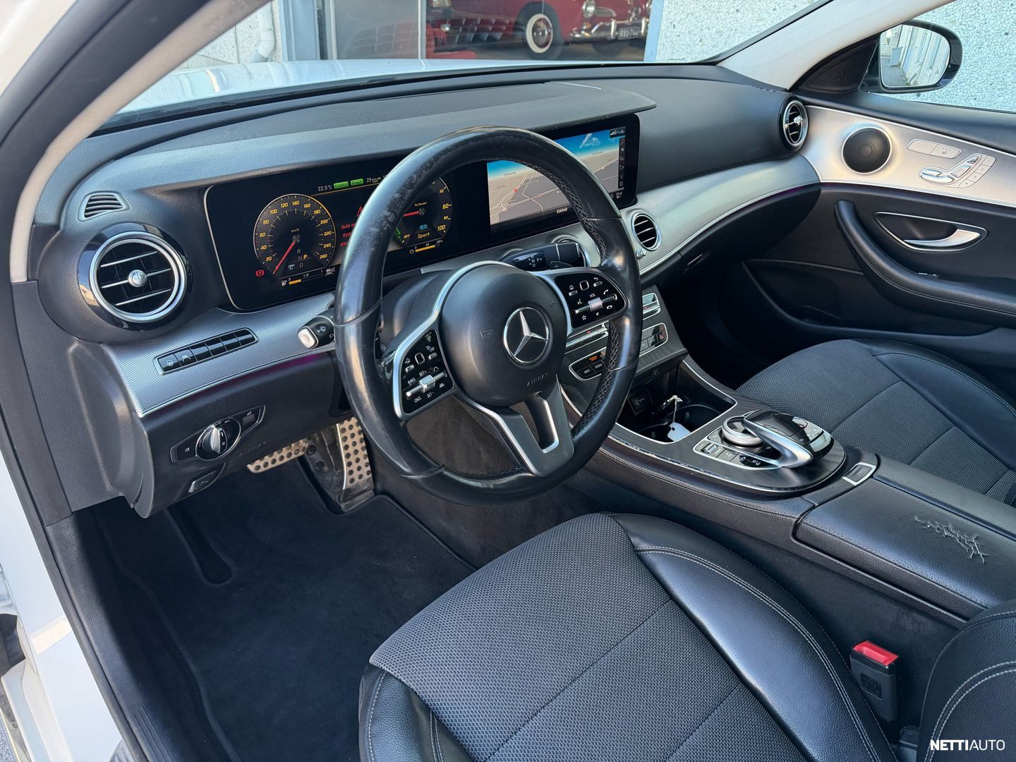 Mercedes-Benz E 300 de T pikkukuva 18