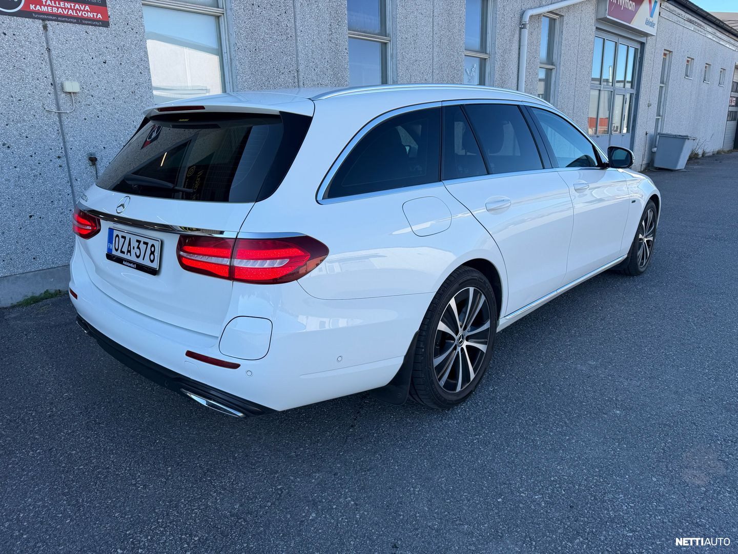 Mercedes-Benz E 300 de T pikkukuva 17