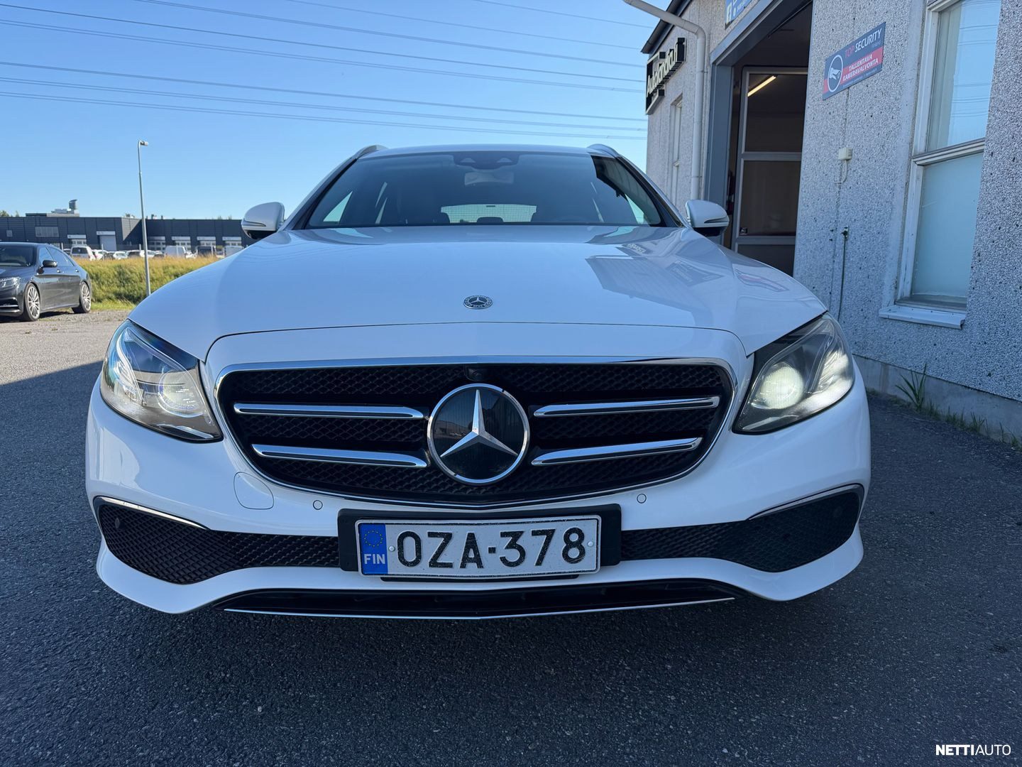 Mercedes-Benz E 300 de T pikkukuva 13